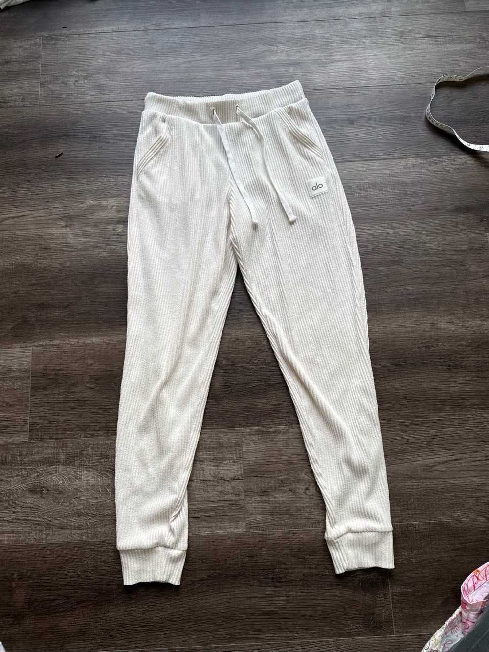 ALO Yoga Ribbed Cream Lounge Joggers